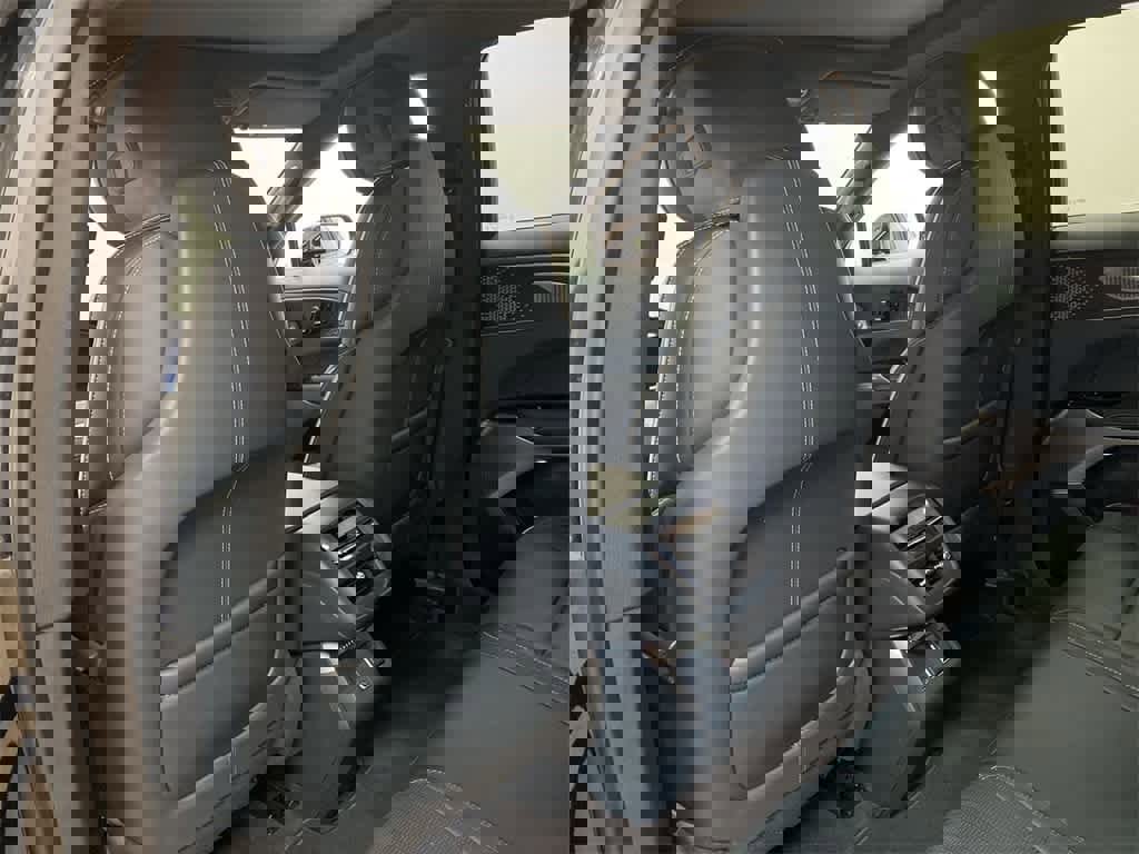 Certified 2024 Cadillac Lyriq Luxury w/ Nappa Leather Package image 16