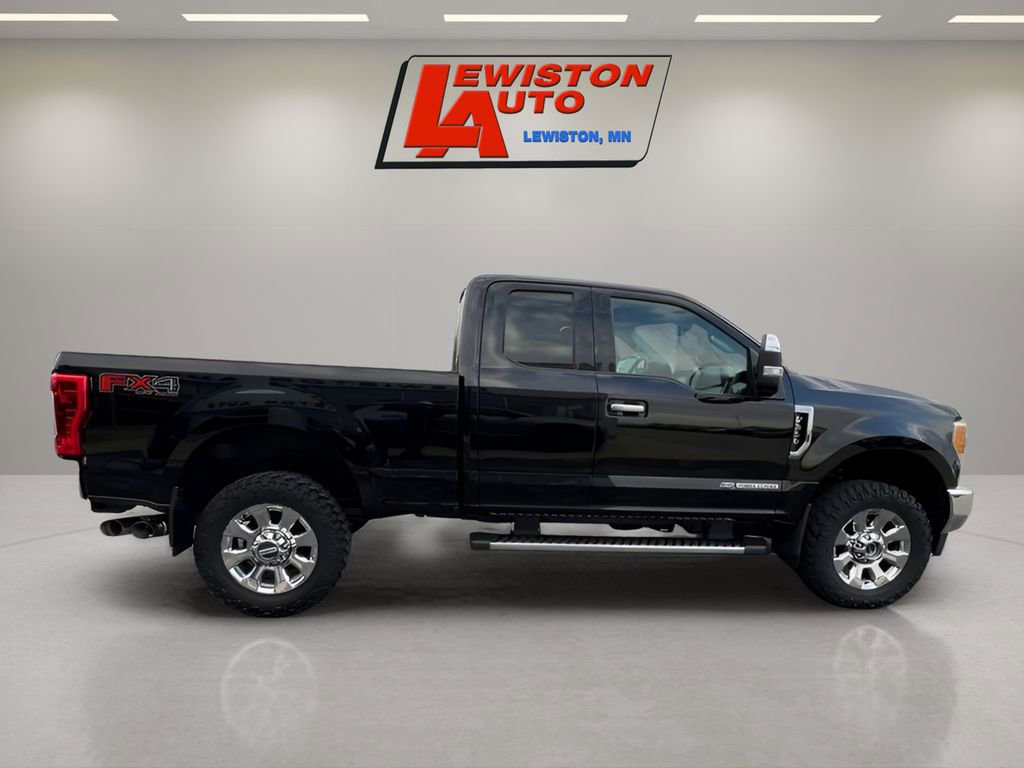 Used 2017 Ford F350 Lariat w/ Chrome Package image 9