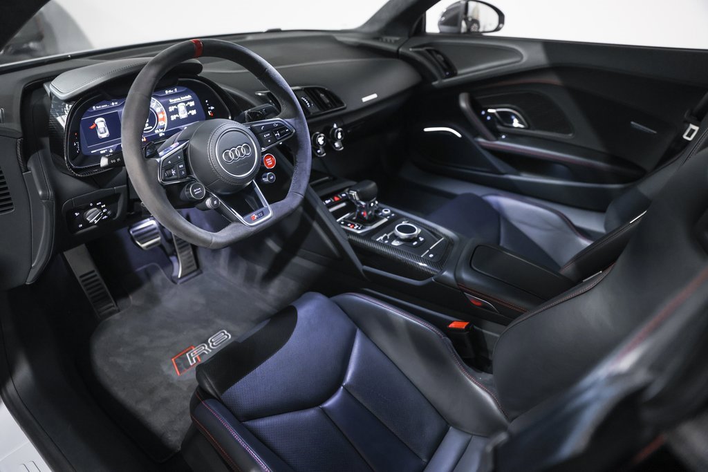 Used 2018 Audi R8 V10 plus w/ Full Leather Package image 27