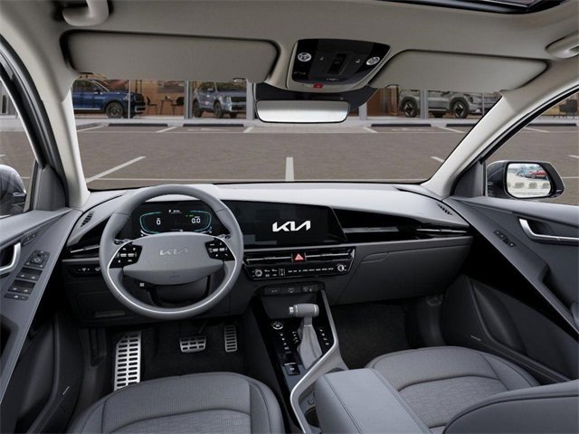 New 2025 Kia Niro SX Touring image 15
