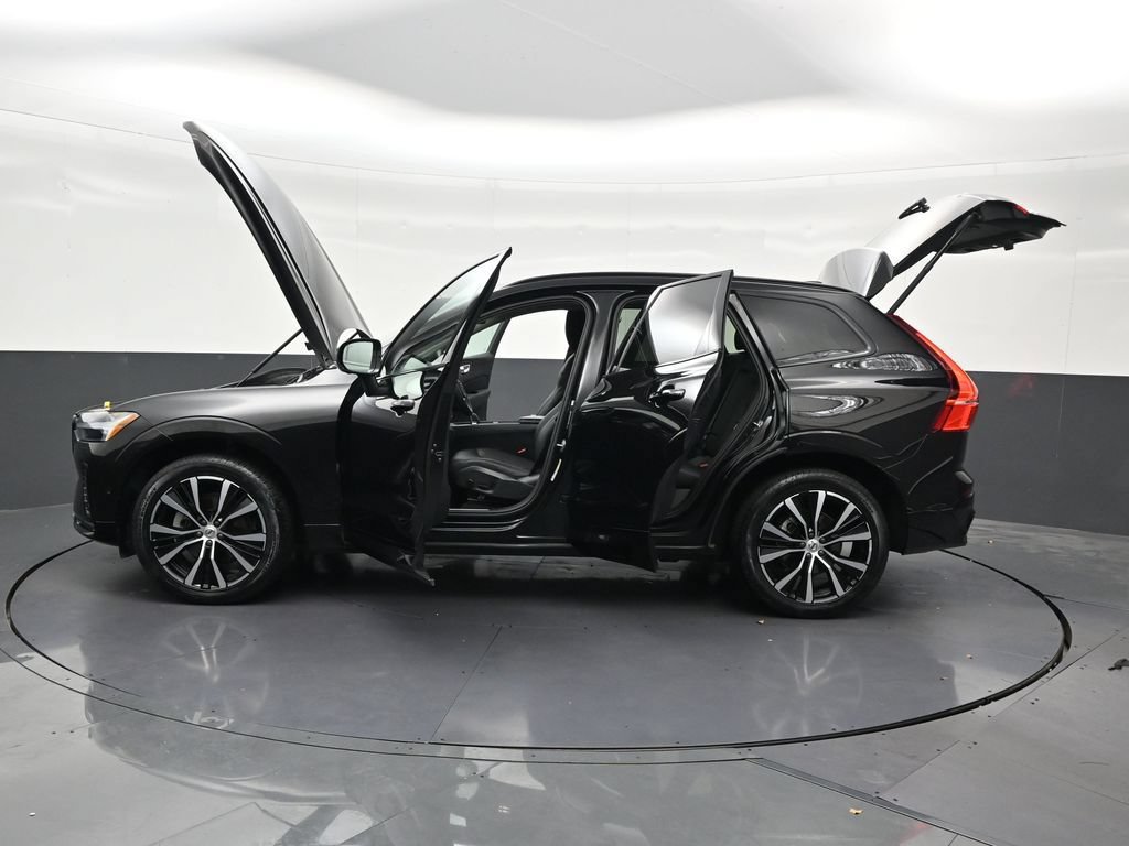 Certified 2024 Volvo XC60 B5 Plus w/ Climate Package AWD/4WD image 34