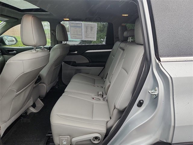 Used 2018 Toyota Highlander XLE image 10