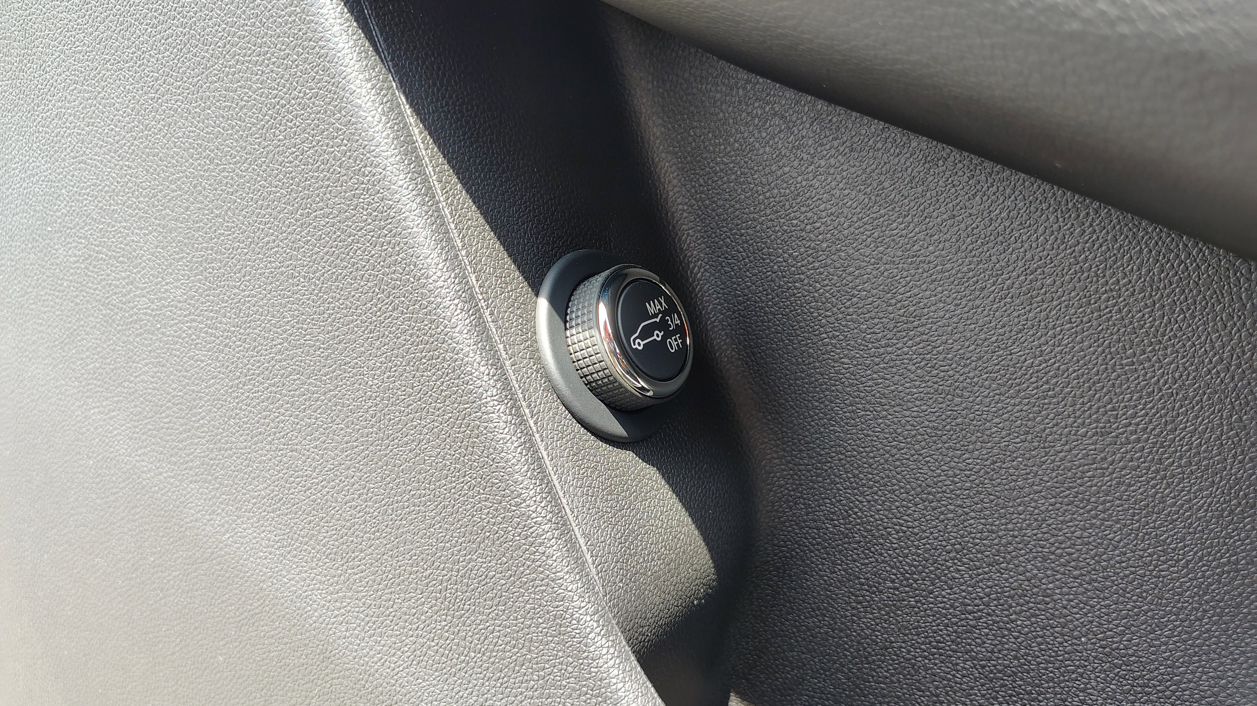 New 2025 Cadillac XT6 Luxury w/ LPO, Premium Carpet Package image 14