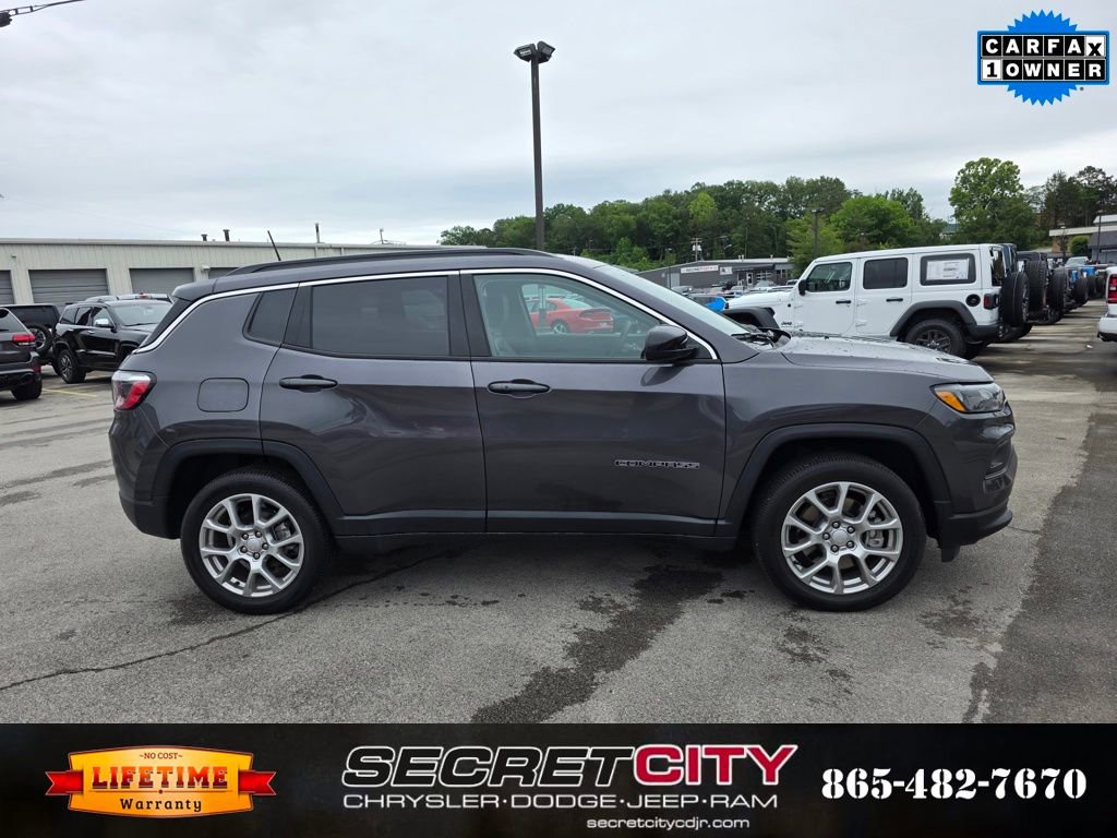 Used 2024 Jeep Compass Latitude image 4