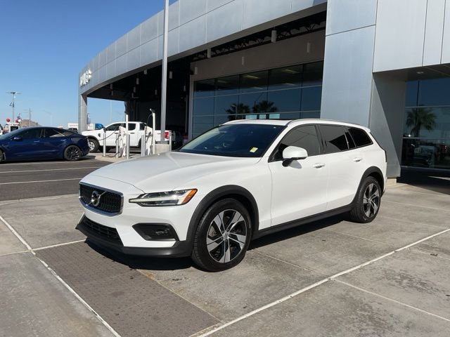 Used 2021 Volvo V60 T5 Cross Country w/ Advanced Package image 4