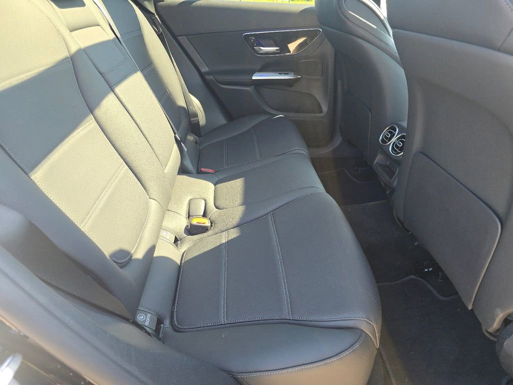 Used 2026 Mercedes-Benz GLC 300 4MATIC image 21