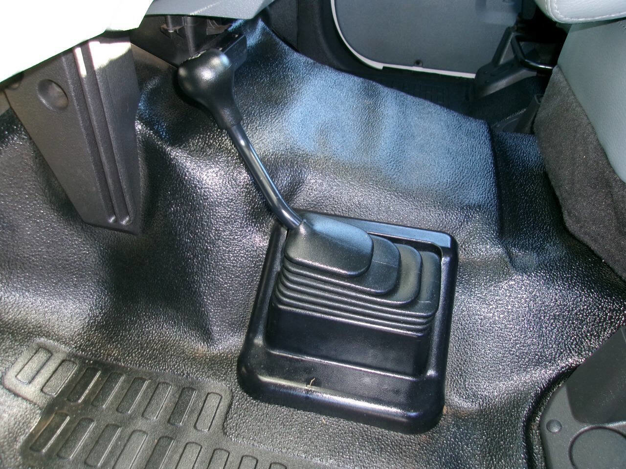 Used 2011 Ford F350 XL w/ Trailer Tow Pkg image 19