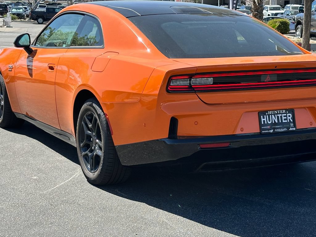 New 2025 Dodge Charger Daytona R/T w/ Sun & Sound Package AWD/4WD image 6