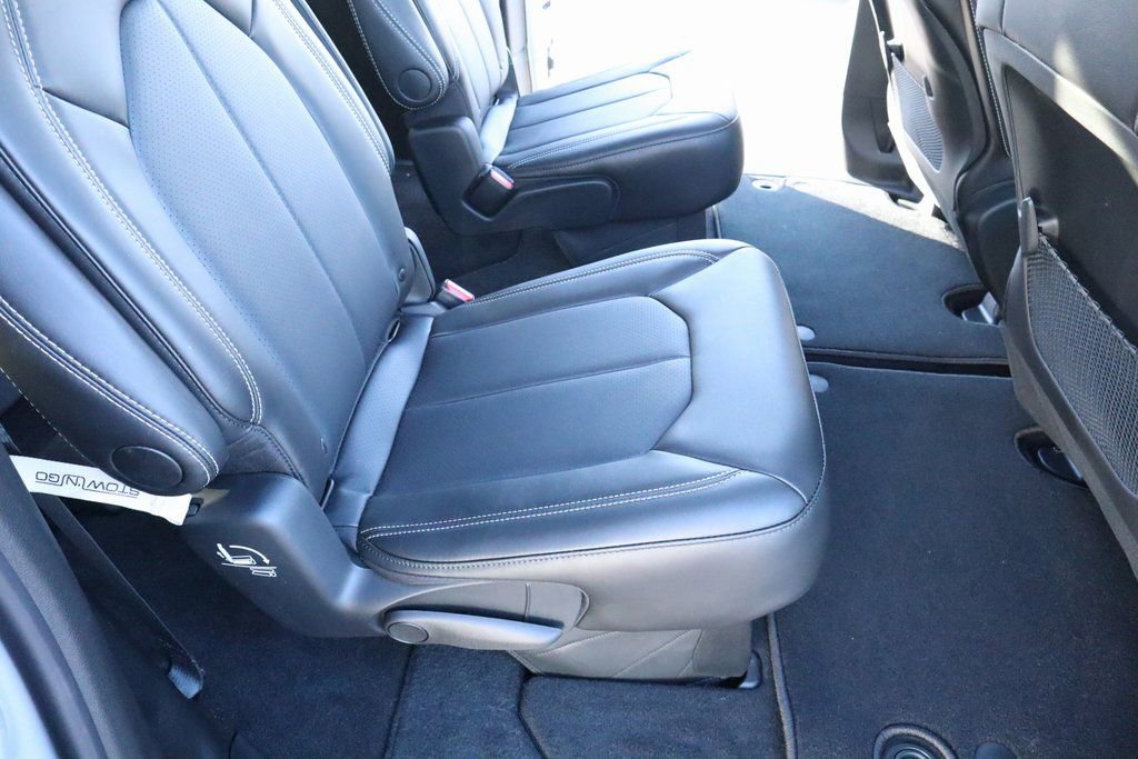 New 2026 Chrysler Voyager LX image 14