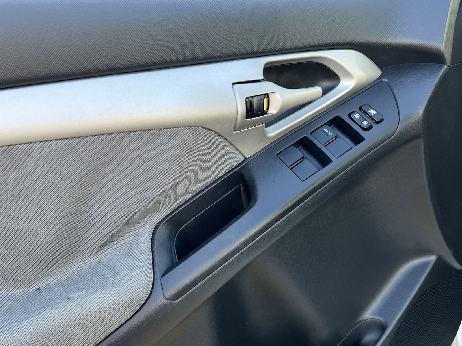 Used 2009 Toyota Matrix S image 15