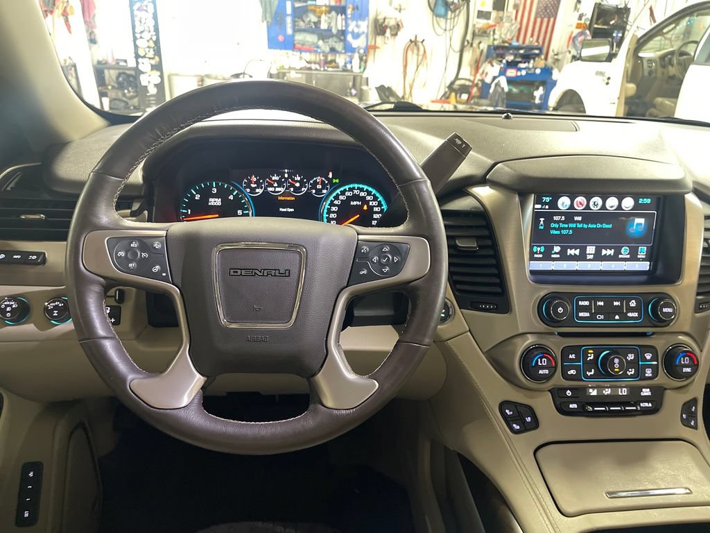 Used 2018 GMC Yukon Denali w/ Open Road Package AWD/4WD image 18