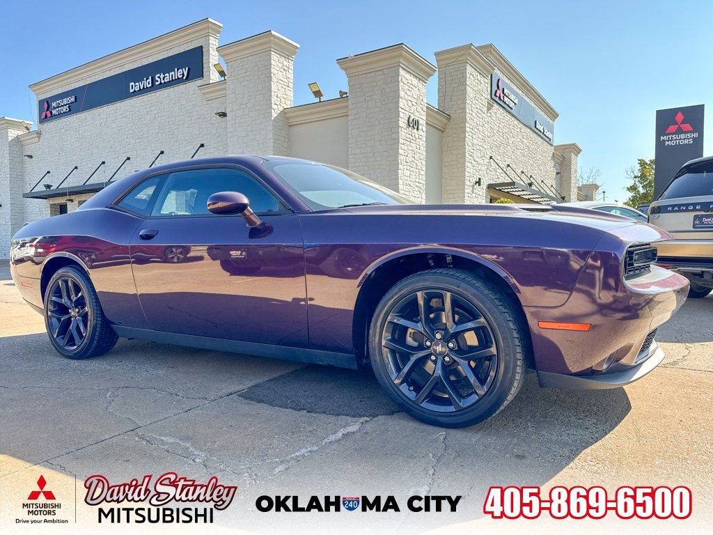 Used 2022 Dodge Challenger SXT w/ Blacktop Package RWD 360° Tour