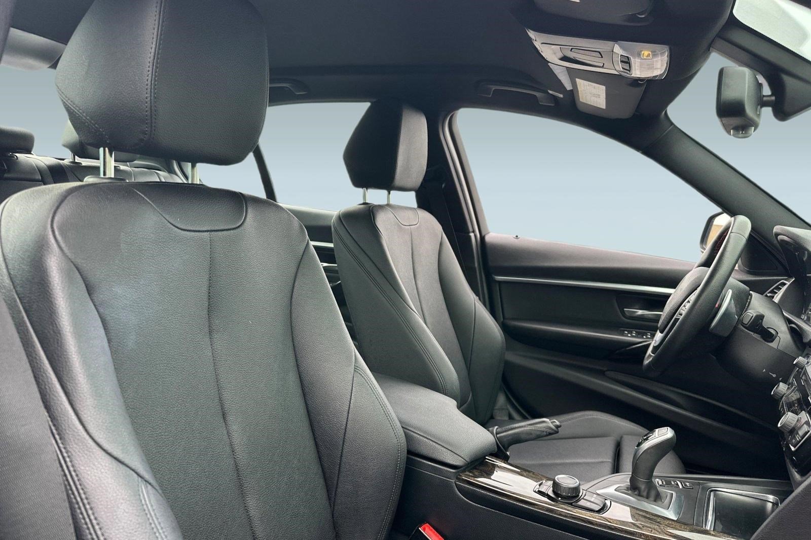 Used 2017 BMW 330i Sedan image 30