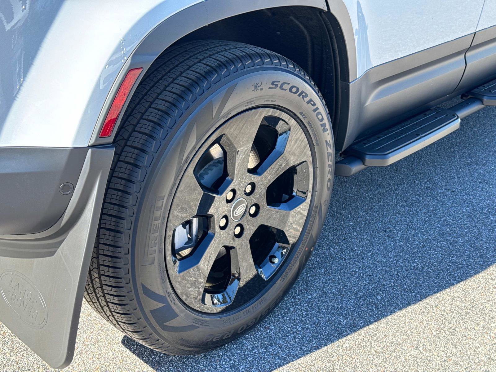 Used 2025 Land Rover Defender 110 S image 6