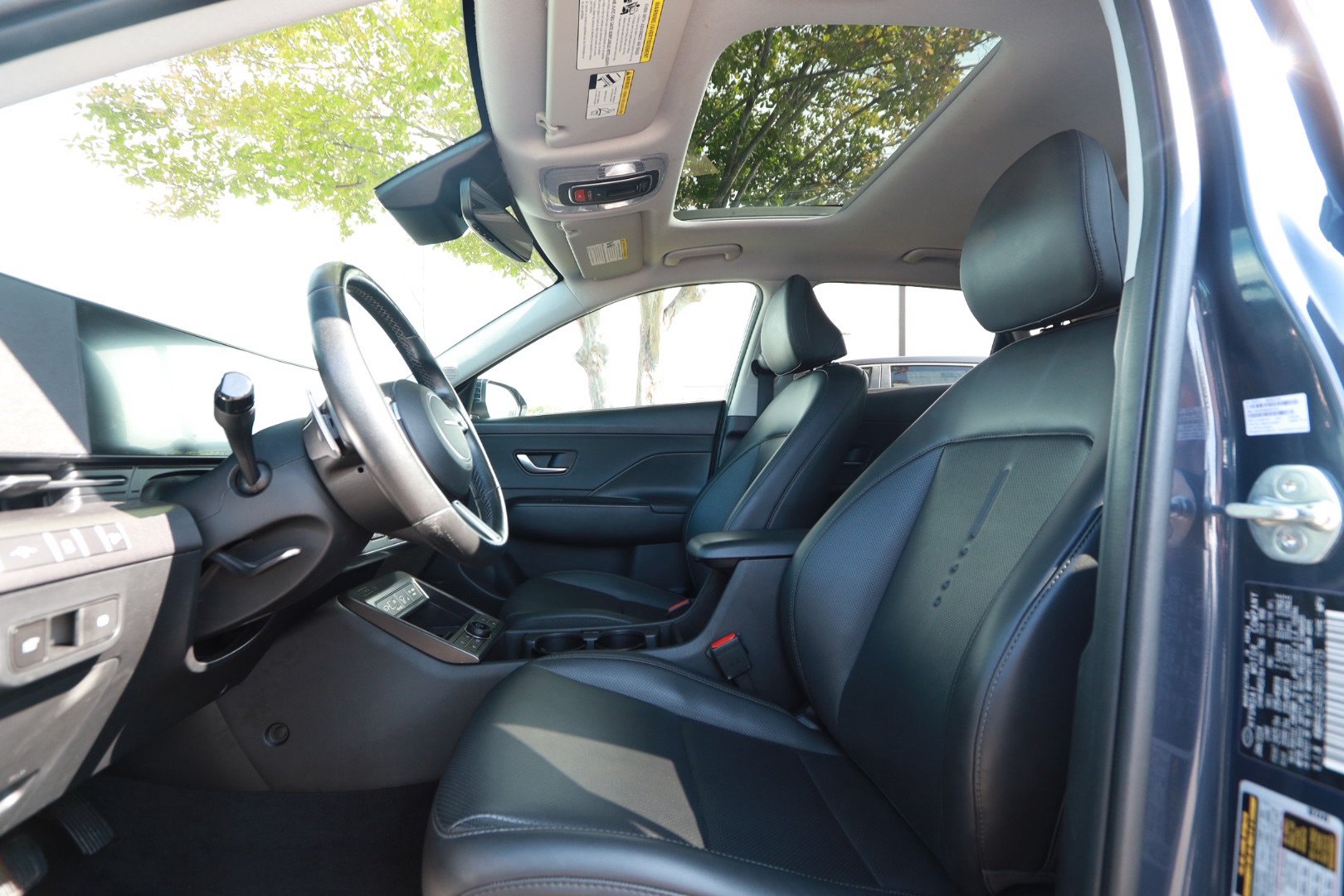 Used 2024 Hyundai Kona Limited AWD/4WD image 18