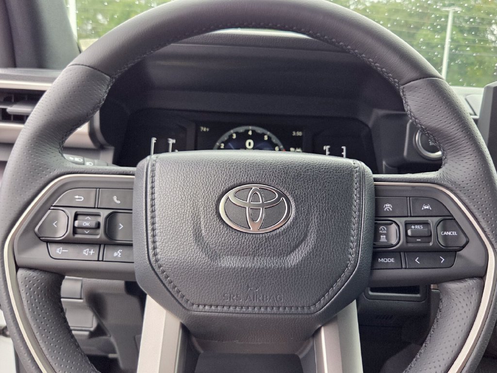 New 2026 Toyota 4Runner SR5 AWD/4WD image 26