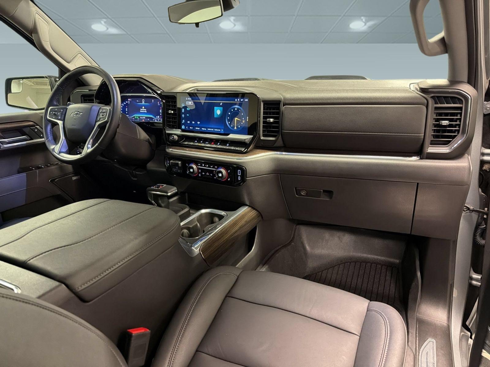Used 2025 Chevrolet Silverado 1500 LT Trail Boss w/ Convenience Package II AWD/4WD image 30