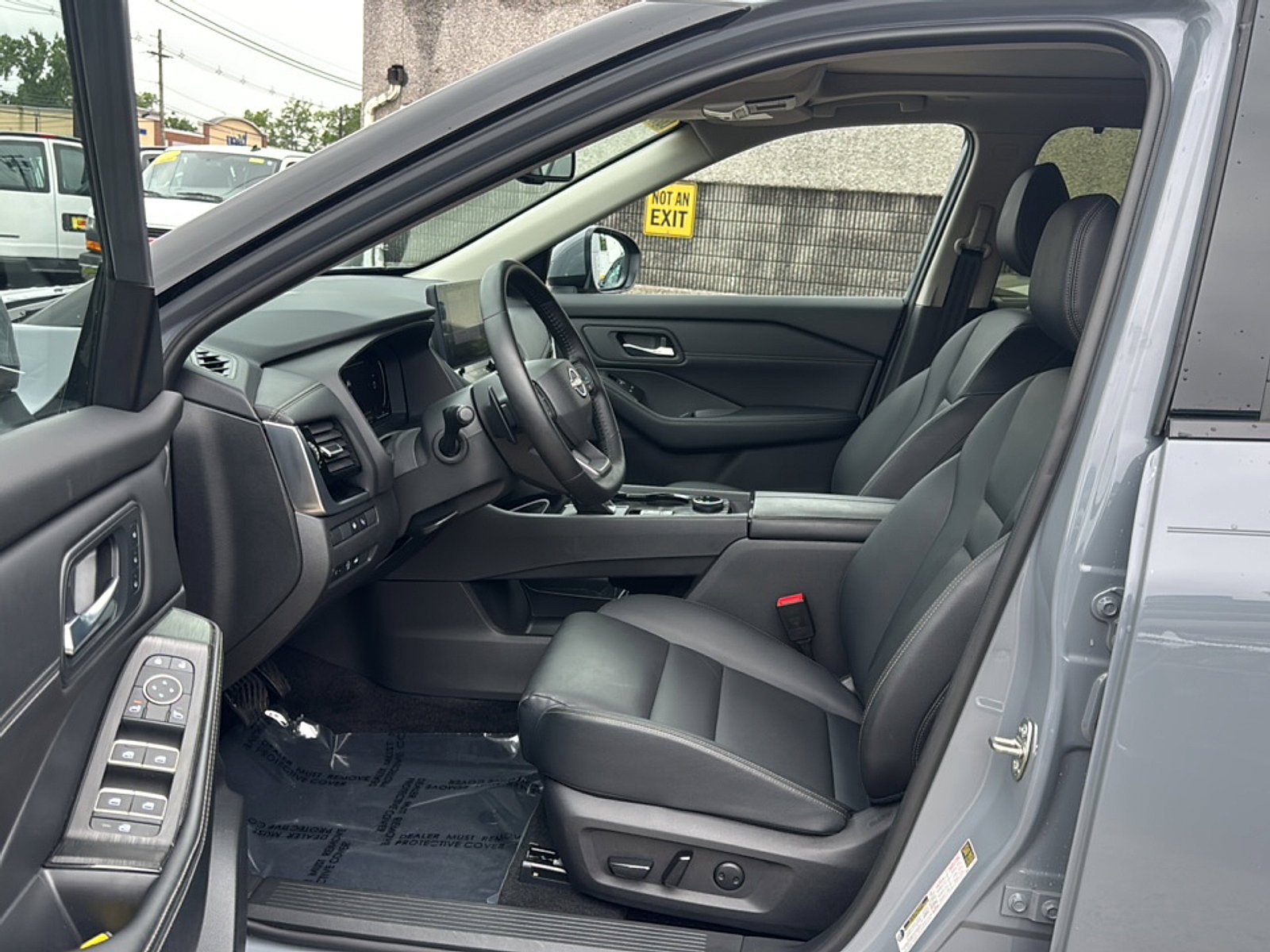 Used 2025 Nissan Rogue SL w/ SL Premium Package AWD/4WD image 12