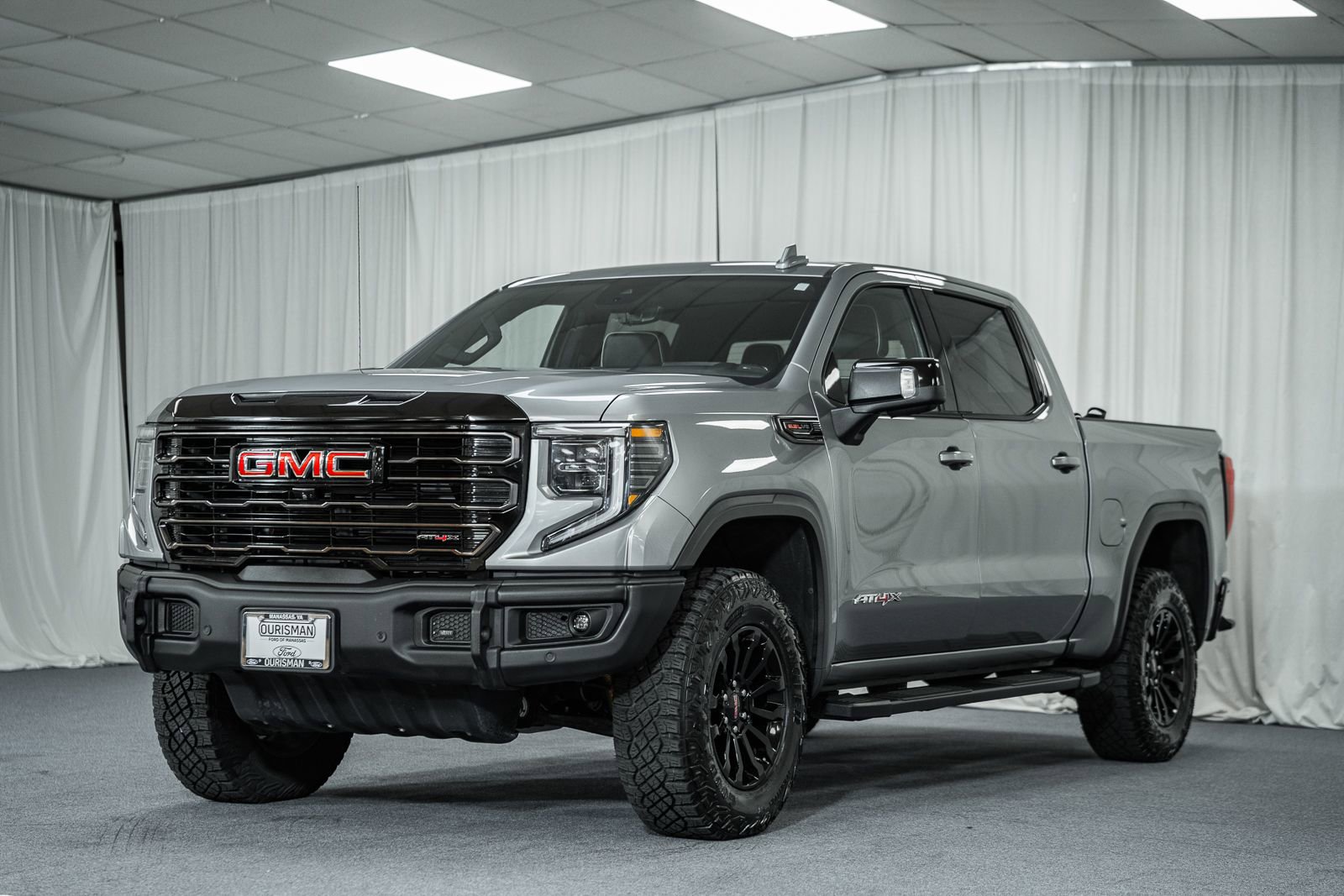 Used 2023 GMC Sierra 1500 AT4X image 3