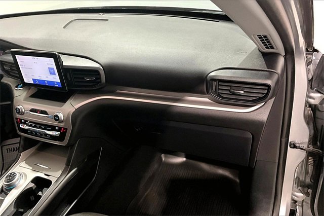 Used 2021 Ford Explorer XLT image 26