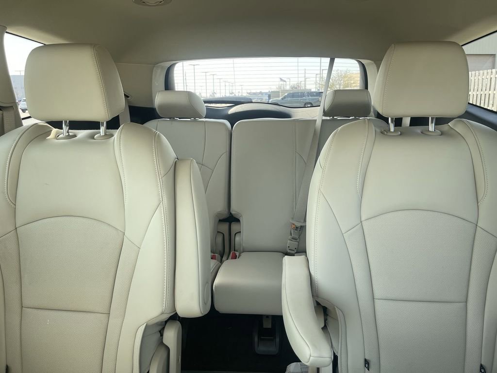Used 2024 Buick Enclave Essence w/ Technology Package image 34