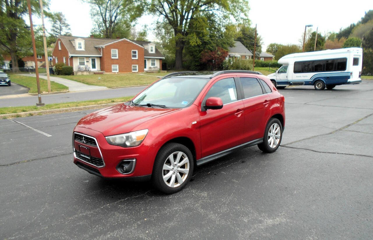 Used 2013 Mitsubishi Outlander Sport SE AWD/4WD image 2