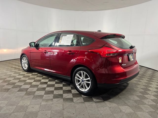 Used 2016 Ford Focus SE w/ SE Power Seat Package FWD image 4