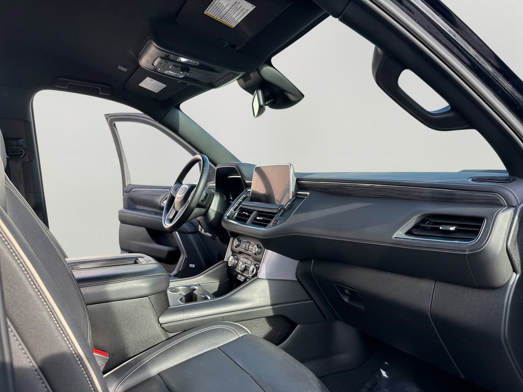 Used 2024 GMC Yukon SLT image 11