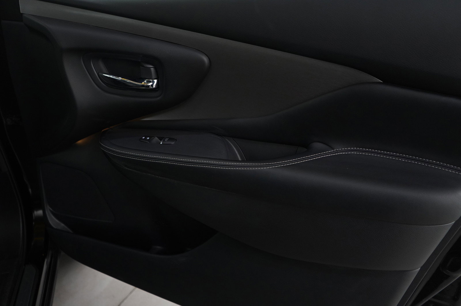 Used 2024 Nissan Murano SL image 9