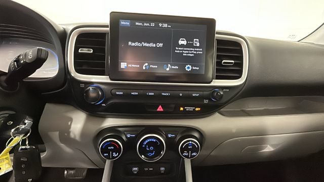 Used 2023 Hyundai Venue SEL FWD image 22