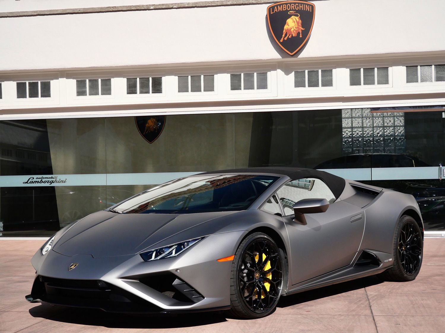 Used 2023 Lamborghini Huracan EVO image 11
