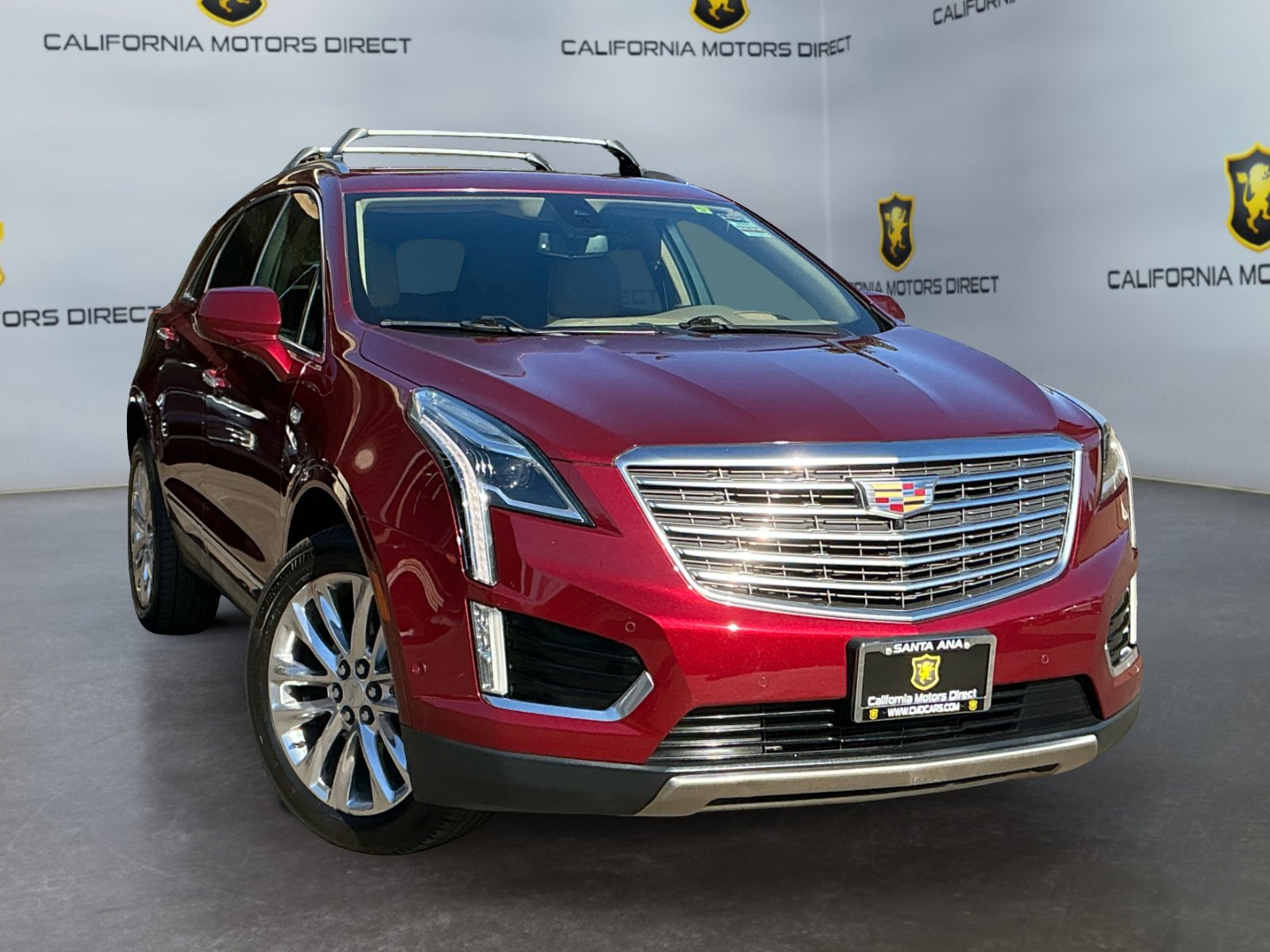Used 2017 Cadillac XT5 Platinum w/ Driver Assist Package image 3