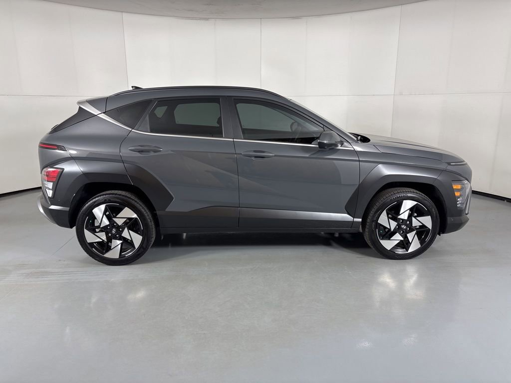 Used 2025 Hyundai Kona Limited image 7
