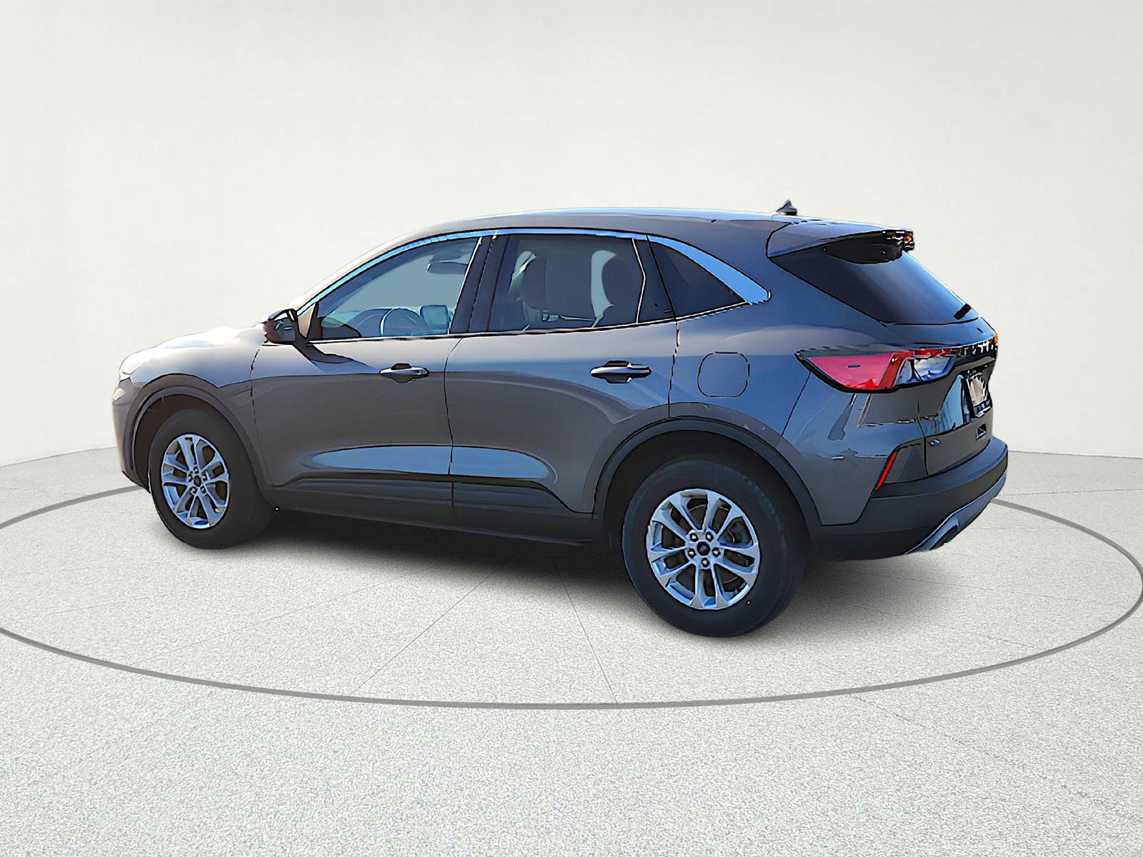 Used 2021 Ford Escape SE w/ Convenience Package image 4