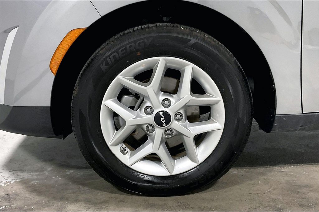 Used 2025 Kia Soul LX w/ LX Technology Package FWD image 10