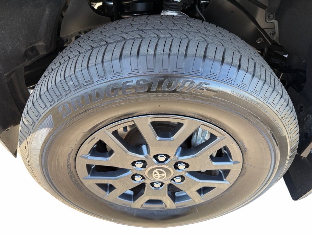 Certified 2025 Toyota 4Runner SR5 AWD/4WD image 31