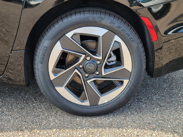 New 2027 Chrysler Pacifica Limited FWD image 7