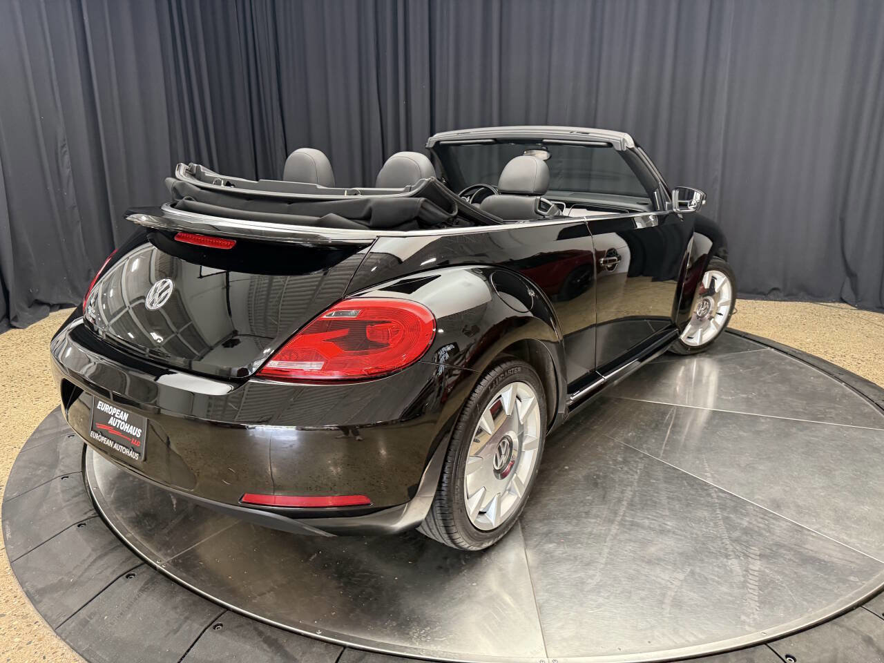 Used 2013 Volkswagen Beetle 2.5 FWD image 9