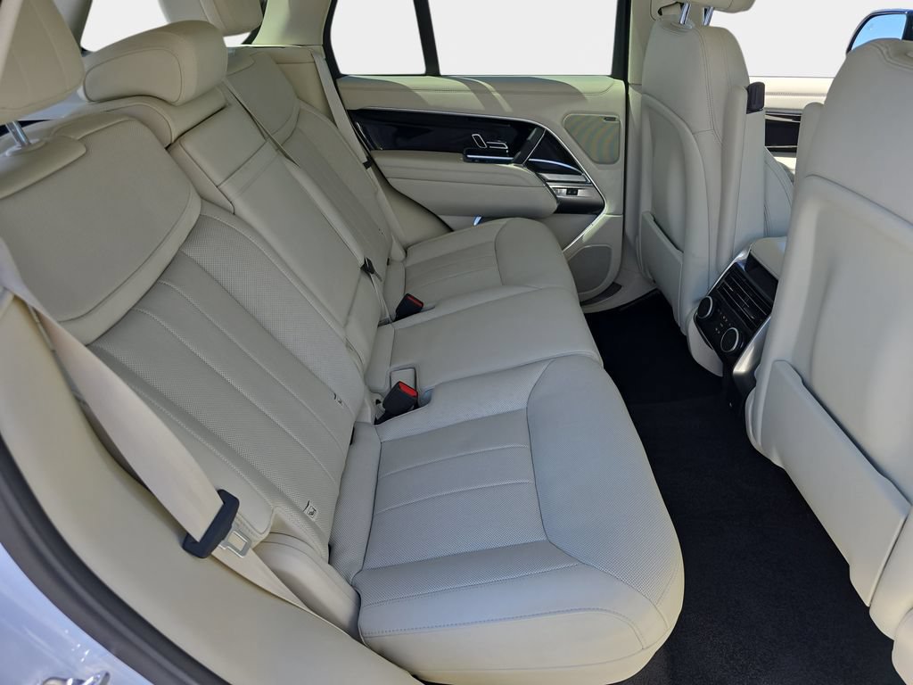 Certified 2024 Land Rover Range Rover SE AWD/4WD image 11