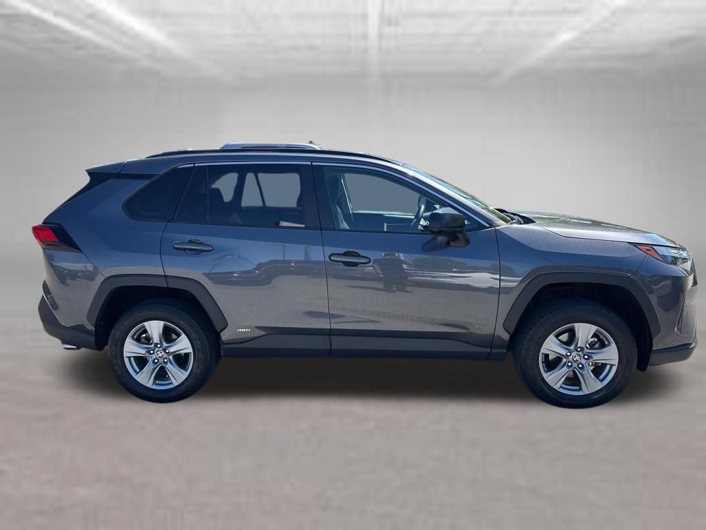 Used 2025 Toyota RAV4 LE AWD/4WD image 6