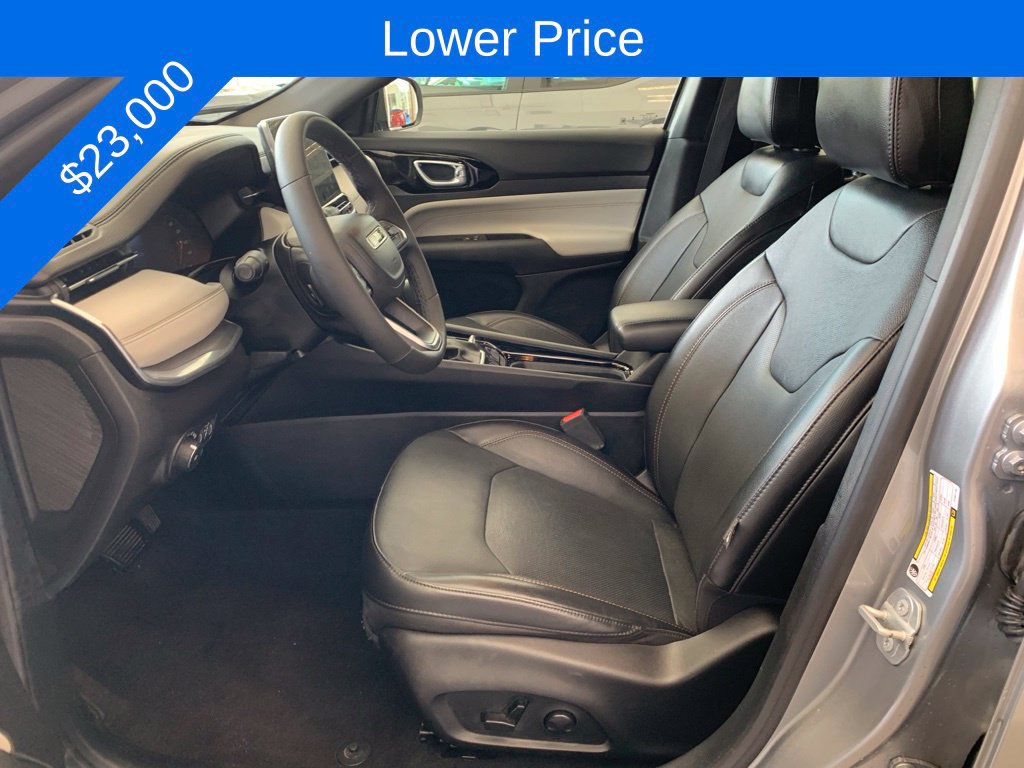 Used 2023 Jeep Compass Limited AWD/4WD image 3