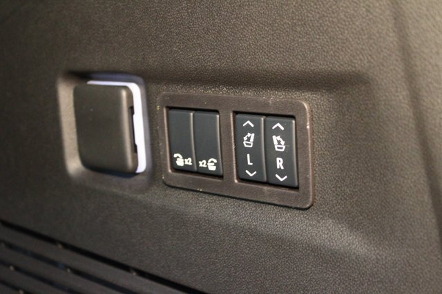 New 2025 Chevrolet Suburban Premier image 16