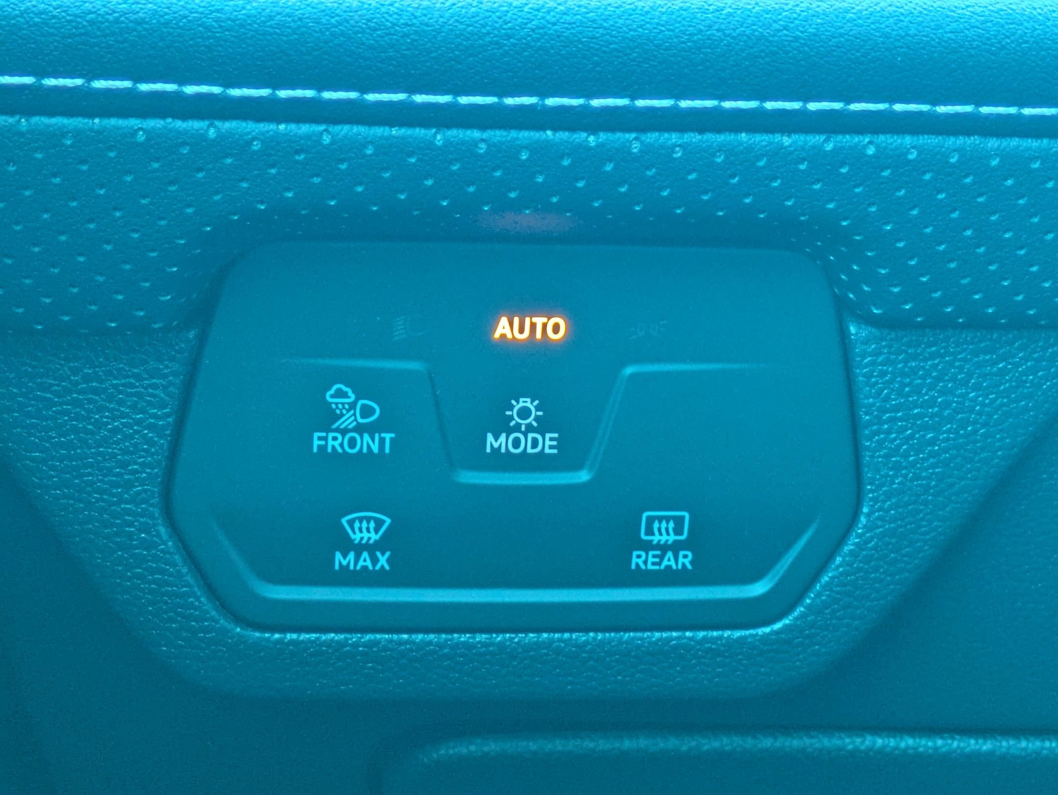 Used 2024 Volkswagen Atlas SEL Premium R-Line image 18