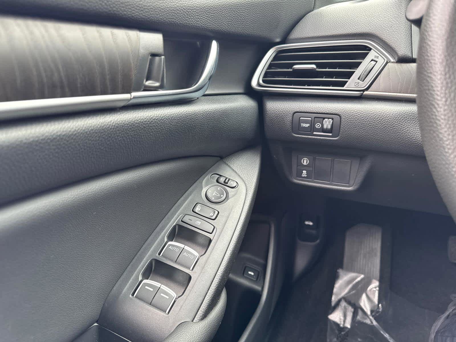 Used 2019 Honda Accord EX image 22