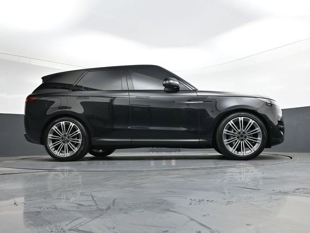 Used 2024 Land Rover Range Rover Sport SE image 30
