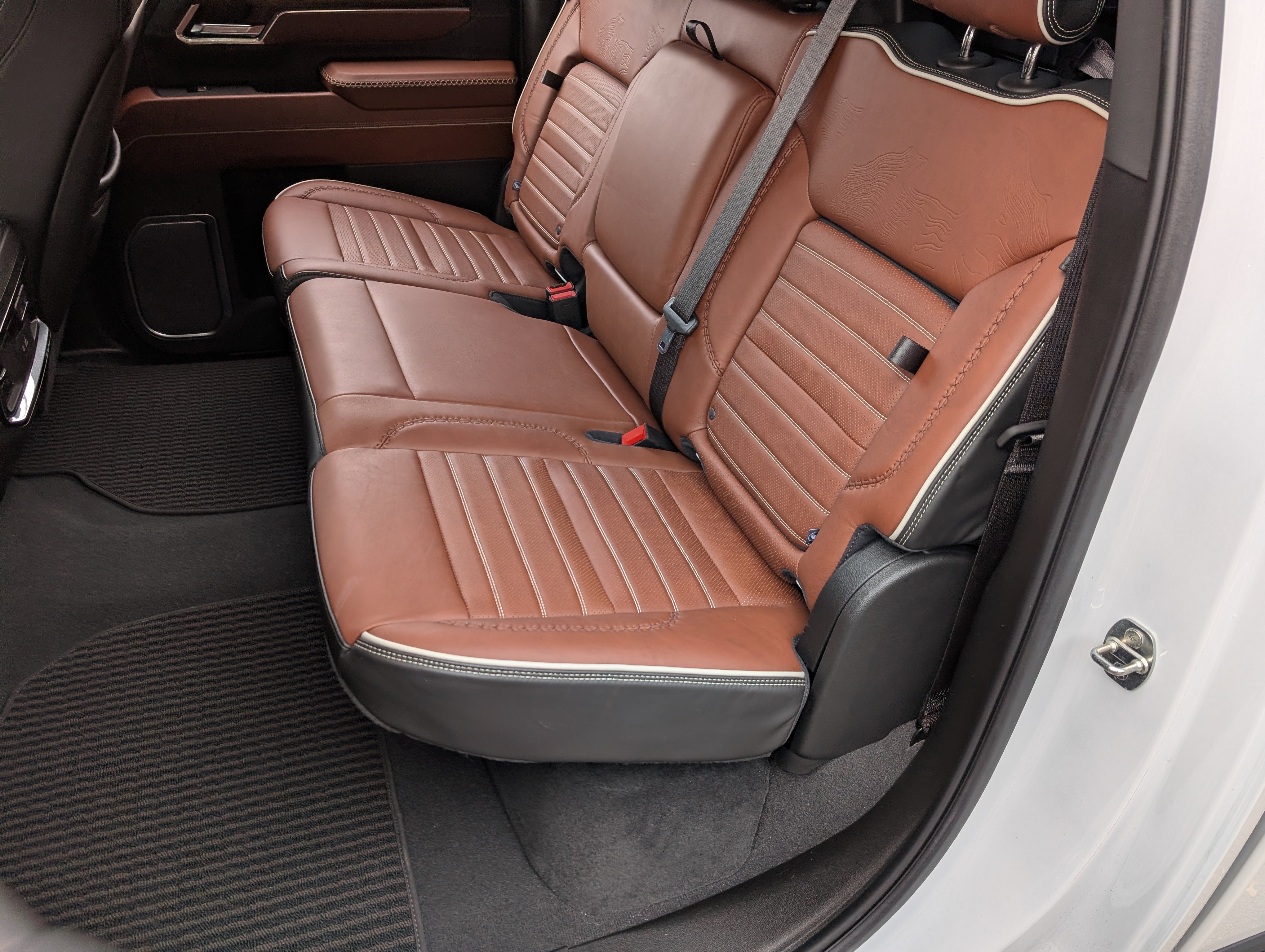 Used 2024 GMC Sierra 2500 Denali Ultimate w/ Max Trailering Package image 18