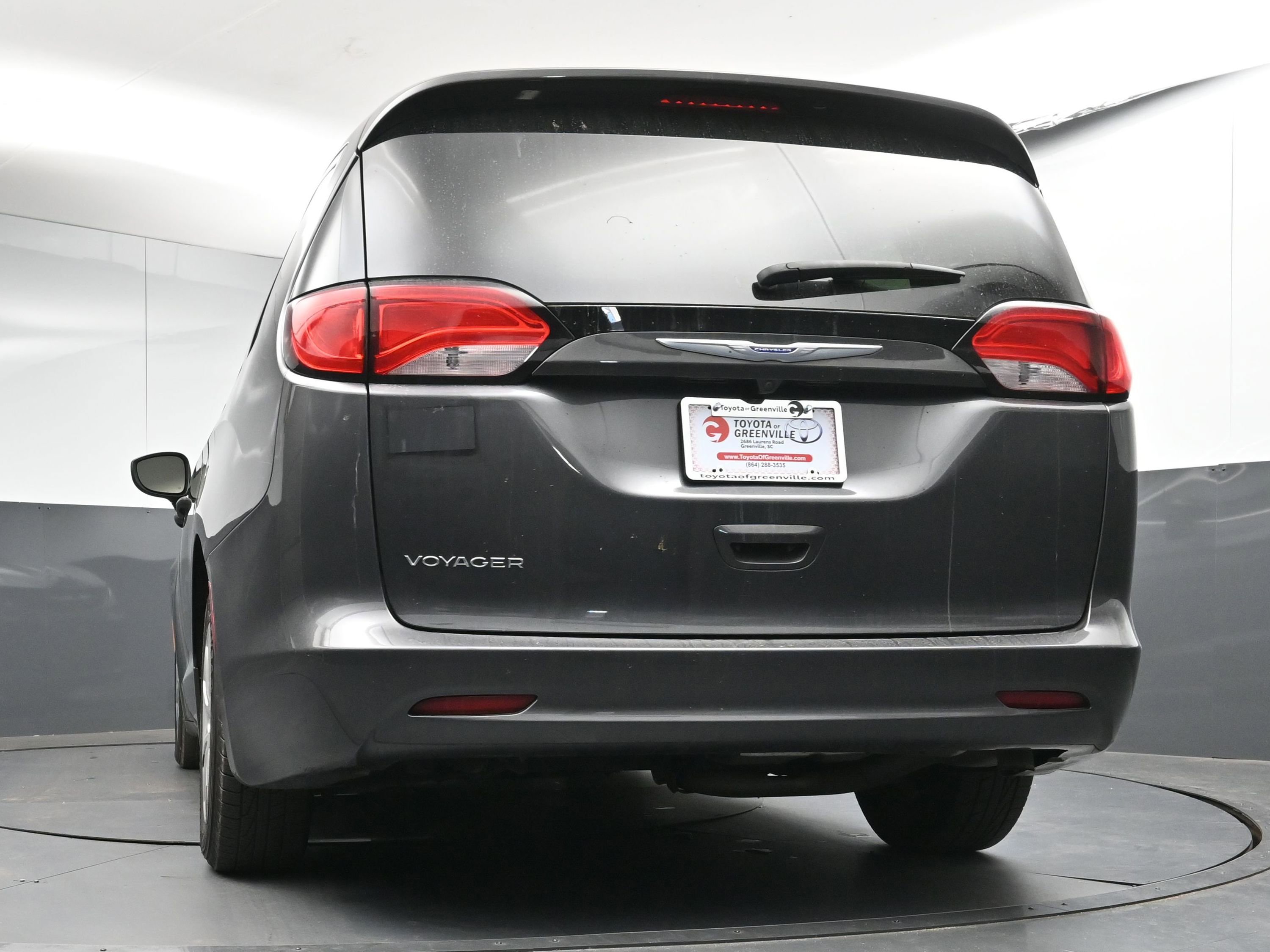 Used 2020 Chrysler Voyager L image 26