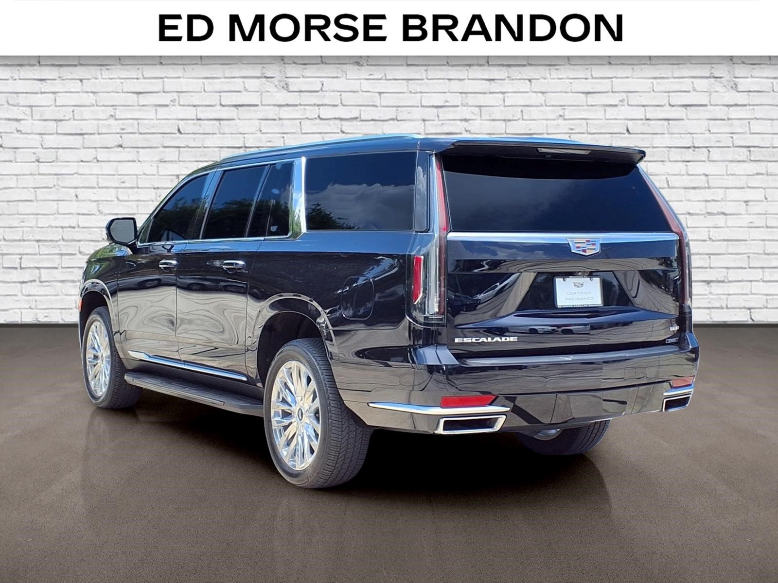 Certified 2024 Cadillac Escalade ESV Premium Luxury RWD image 3
