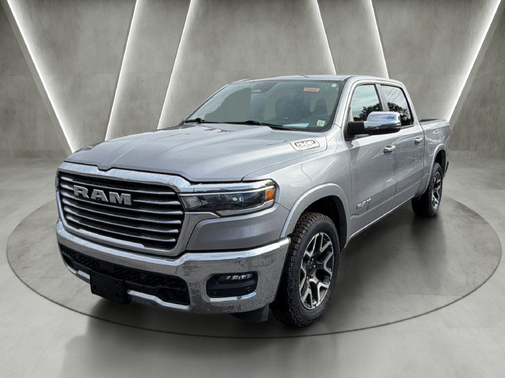 Used 2025 RAM 1500 Laramie AWD/4WD image 7