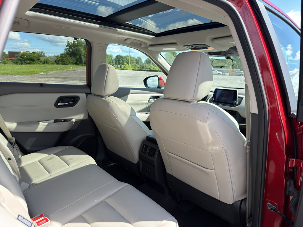 Certified 2024 Nissan Rogue SV w/ SV Premium Package FWD image 18
